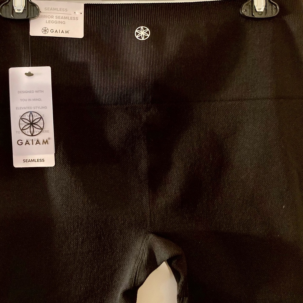 GAIAM Seamless “Warrior” Black Leggings